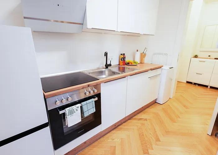 Apartman Urban With Balcony Near Schoenbrunn Bécs